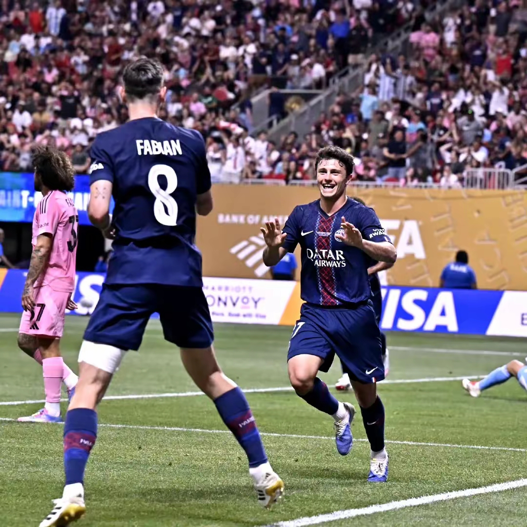 今晨欧冠焦点战，波尔图内部沟通，话题不断，年轻球员得到机会 