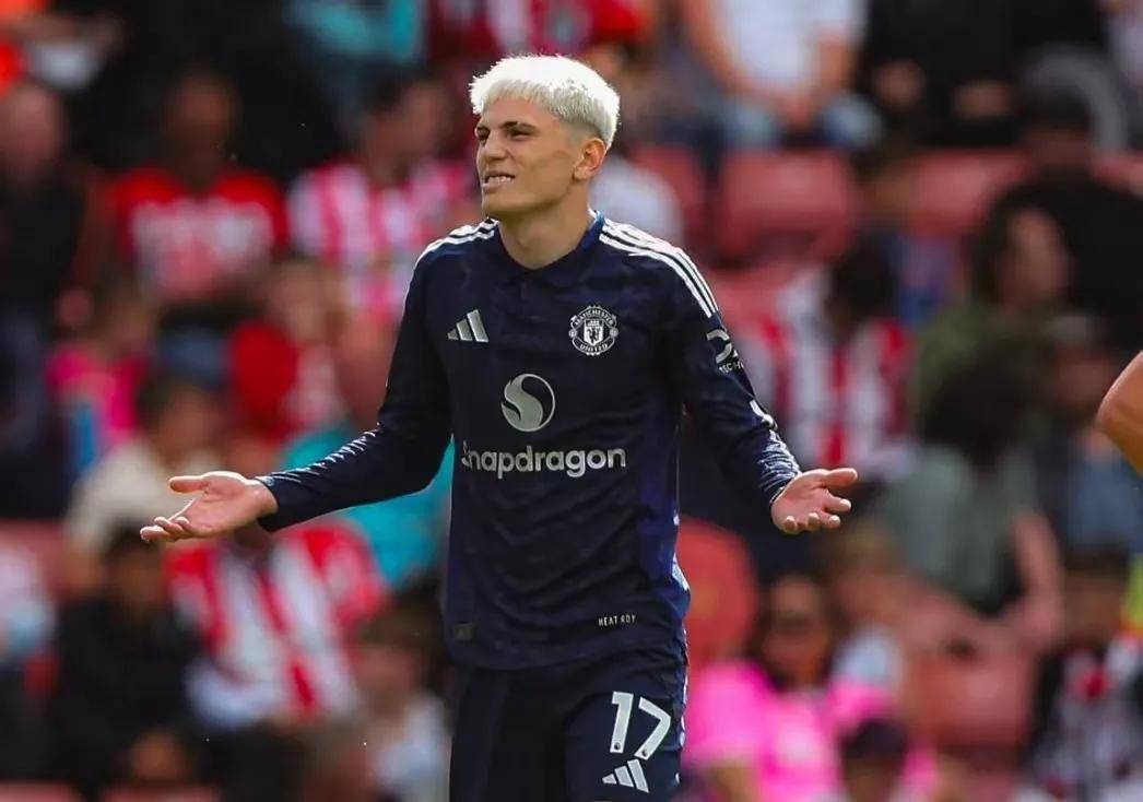 集结日体能课后,里尔迎来里程碑备战足总杯,气氛紧张,年轻球员得到机会 集结日体能课后,里尔迎来里程碑备战足总杯,气氛紧张,年轻球员得到机会