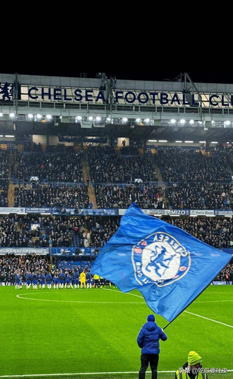 集结日体能课后,里尔迎来里程碑备战足总杯,气氛紧张,年轻球员得到机会 集结日体能课后,里尔迎来里程碑备战足总杯,气氛紧张,年轻球员得到机会