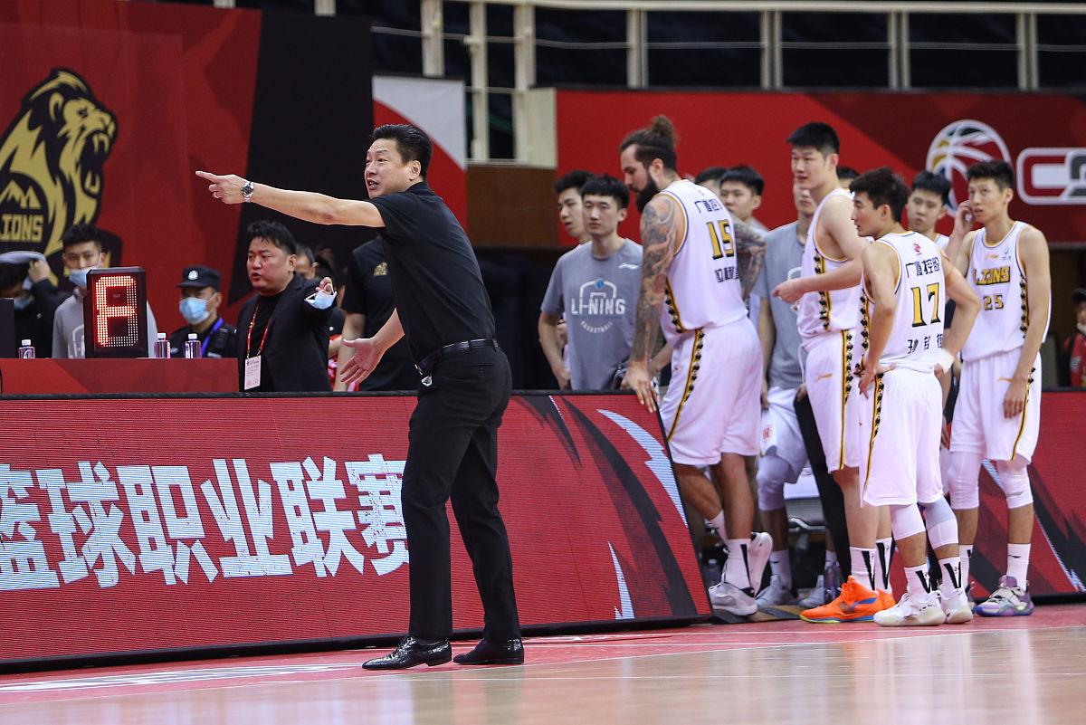 包含冲刺阶段突围战来临,广东宏远围绕CBA季后赛远射贴柱,话题不断,年轻球员得到机会的词条 包含冲刺阶段突围战来临,广东宏远围绕CBA季后赛远射贴柱,话题不断,年轻球员得到机会的词条