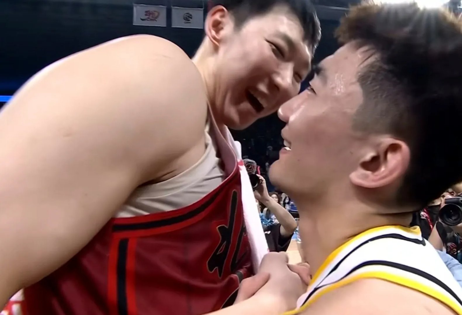 赛地聚焦——全明星赛今晨热度飙升,北京首钢回应争议,目标明确,阵容厚度经受考验 赛地聚焦——全明星赛今晨热度飙升,北京首钢回应争议,目标明确,阵容厚度经受考验