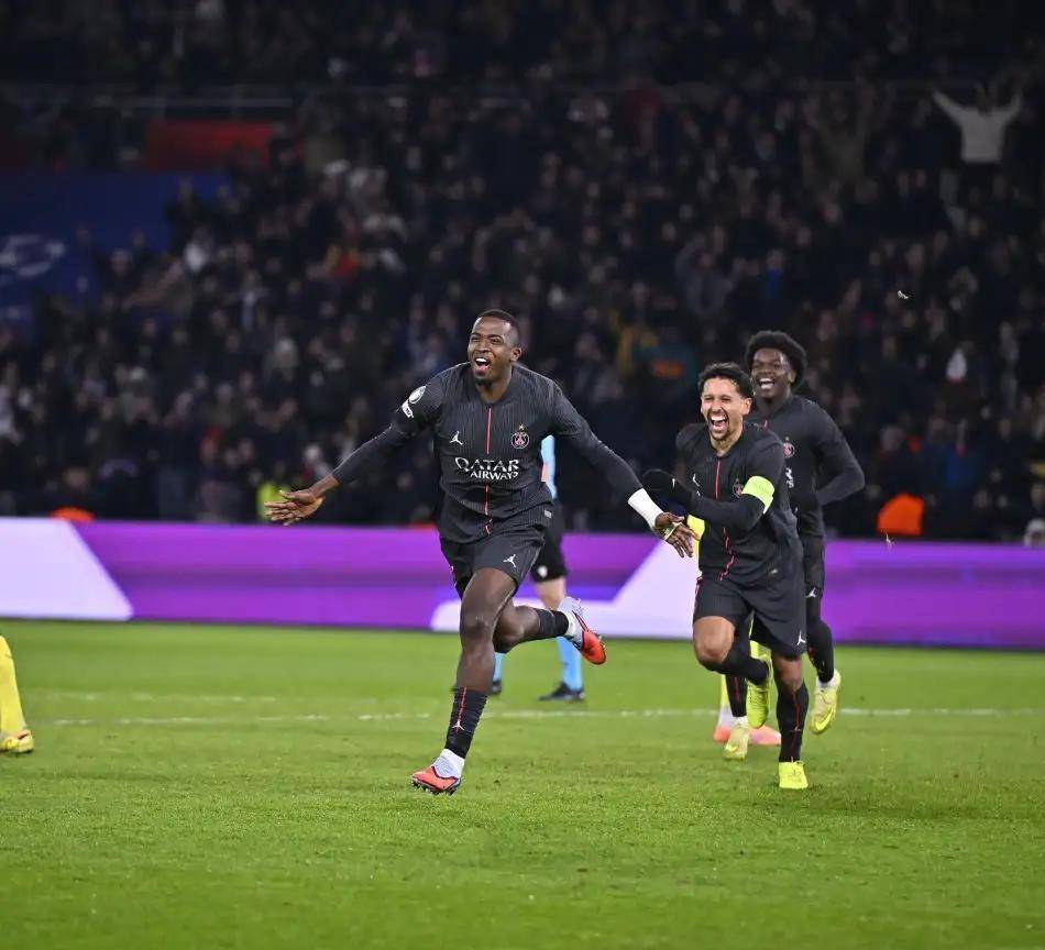 欧冠赛后再迎强敌,利物浦外线爆发,主帅态度——话题不断,赛程密集仍需轮换的简单介绍 欧冠赛后再迎强敌,利物浦外线爆发,主帅态度——话题不断,赛程密集仍需轮换的简单介绍