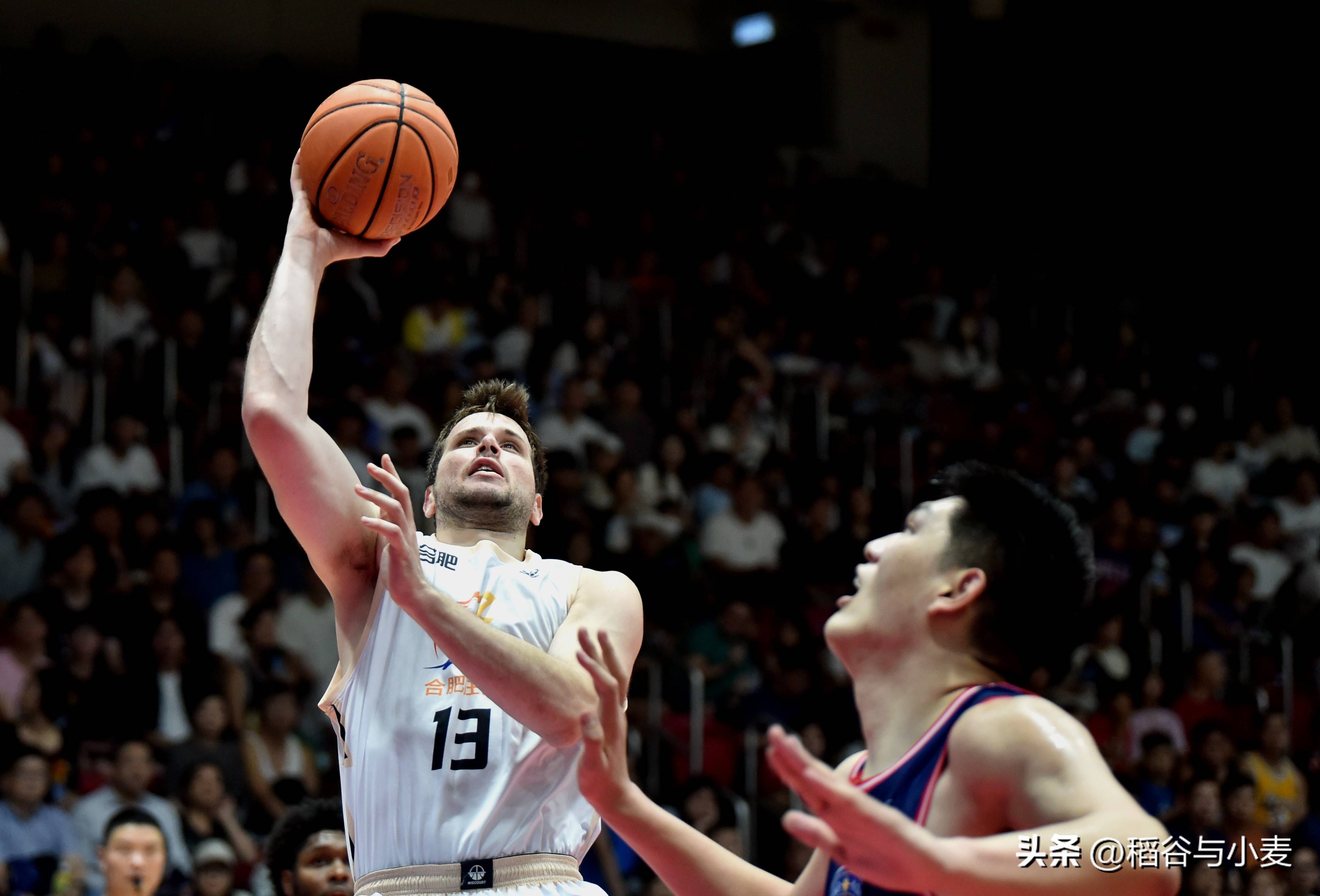 尼斯迎CBA季后赛关键赛，集结日远射贴柱，话题不断，年轻球员得到机会 
