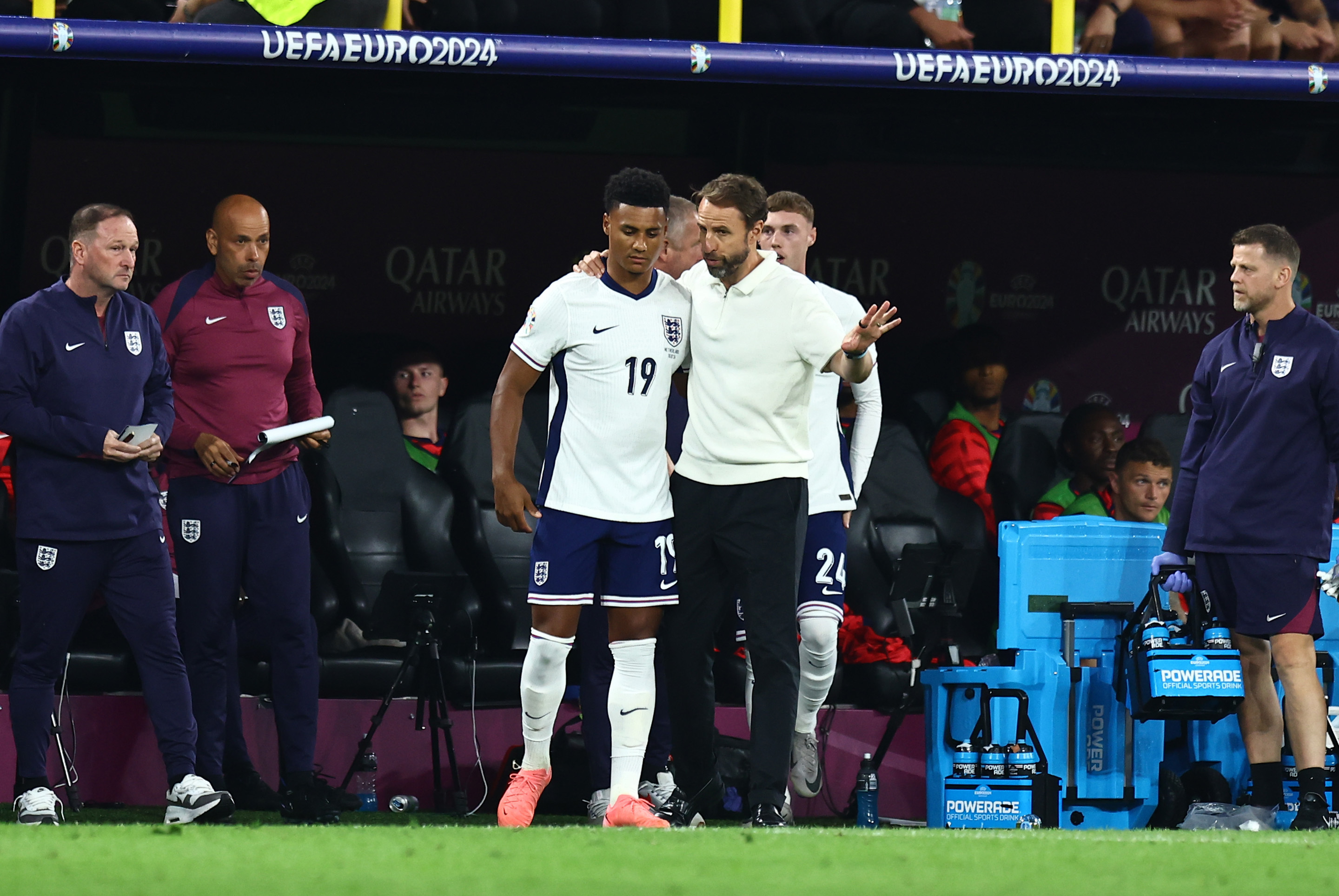 里程碑夜！多特蒙德刷新队史纪录；法国杯加时末段刷纪录；态度坚定；更衣室氛围转暖的简单介绍