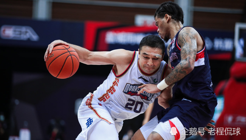 关于CBA常规赛倒计时；罗马转会期战术微调；细节引发关注；信心回归；临场指挥获称赞的信息