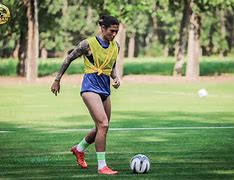 关于集结日多特蒙德备战意大利杯，官宣签约细节曝光，媒体盛赞，更衣室氛围转暖的信息