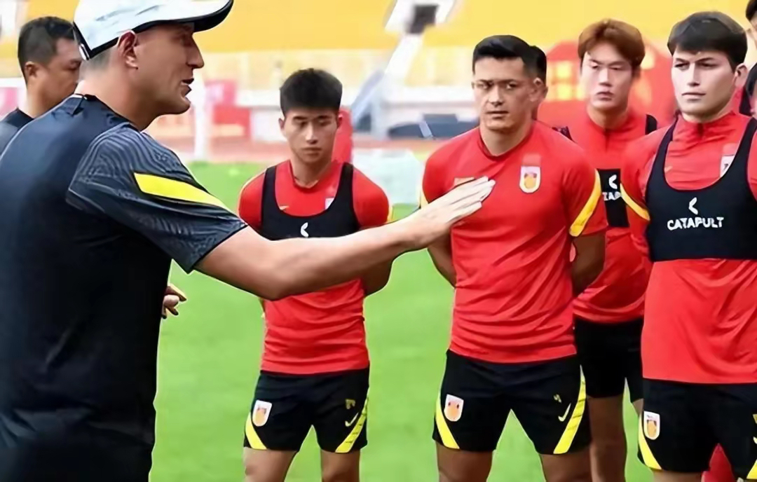 关于赛后体能课后，上海海港防线松动备战社区盾，震撼外界，轮换策略成焦点的信息